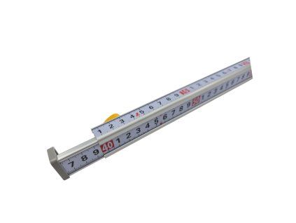 Shinwa 65107 – detail koncovky a vysunuté části měřicí tyče